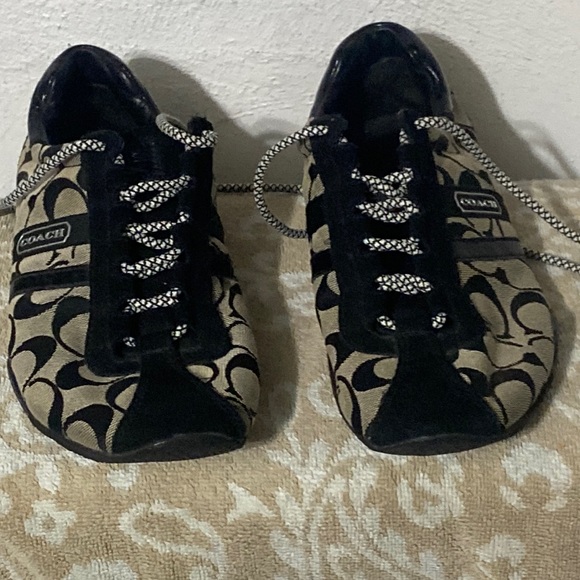 Coach🖤Leatherware Logo Sneakers+🎀Wristlet+🔑chains - Picture 13 of 17